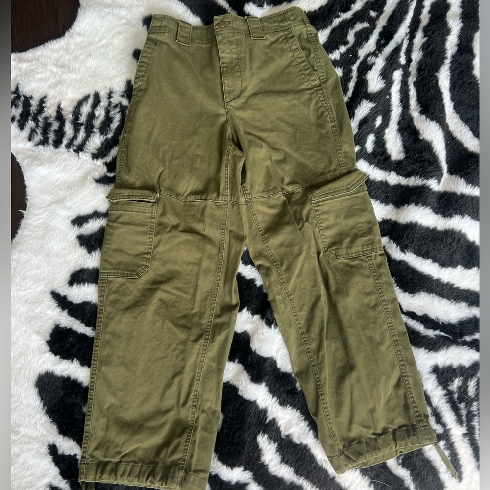 Old Navy Olive Cargo Pants